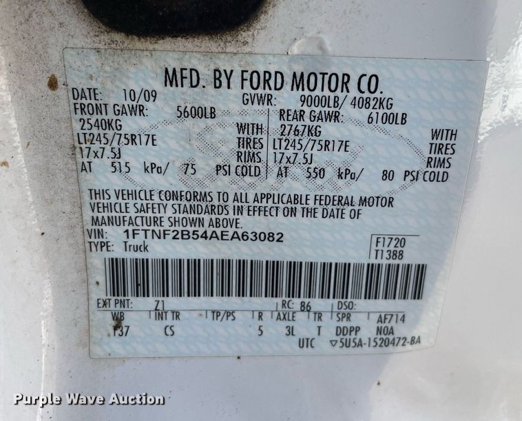 image for item DS8760 2010 Ford F250 Super Duty XL  flatbed pickup truck