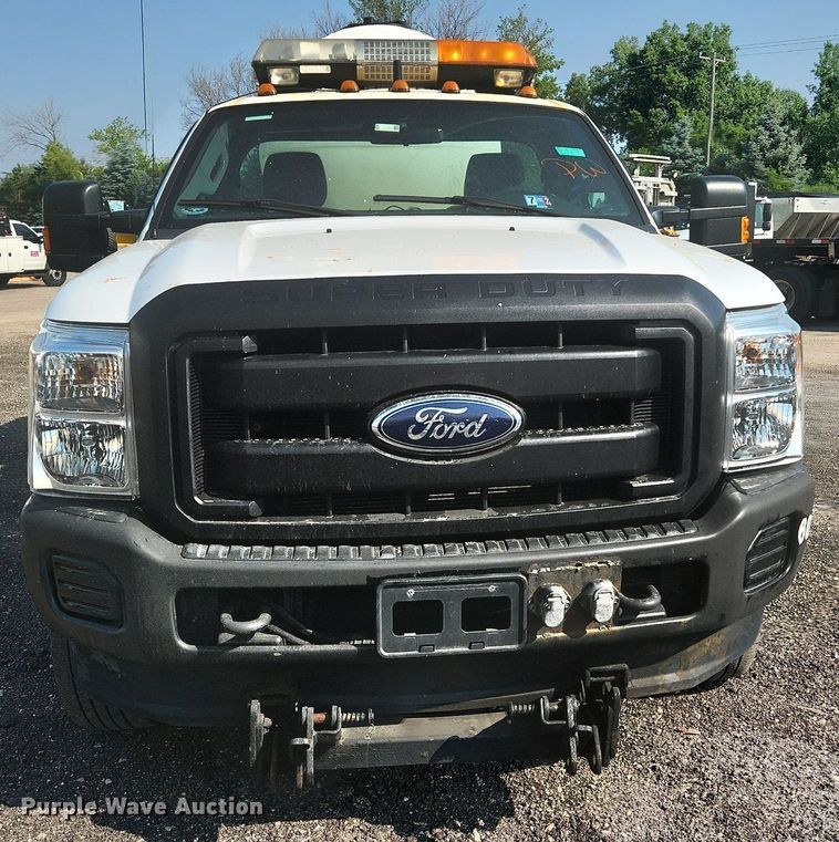 image for item DS8761 2011 Ford F350 Super Duty XL  flatbed pickup truck