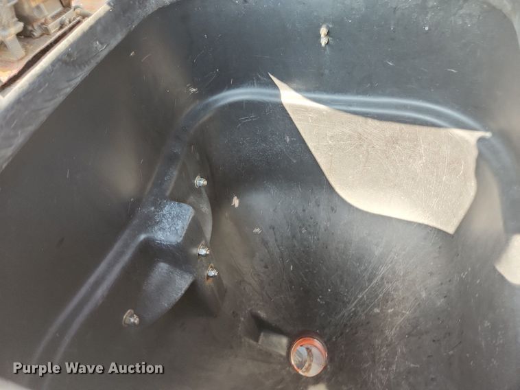 image for item DS8761 2011 Ford F350 Super Duty XL  flatbed pickup truck