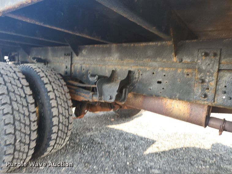 image for item DS8761 2011 Ford F350 Super Duty XL  flatbed pickup truck