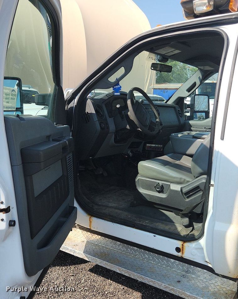 image for item DS8761 2011 Ford F350 Super Duty XL  flatbed pickup truck