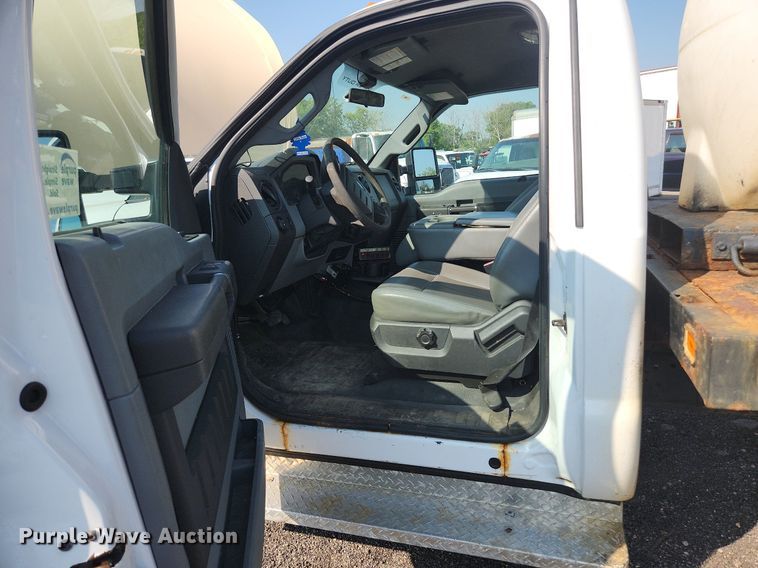 image for item DS8761 2011 Ford F350 Super Duty XL  flatbed pickup truck