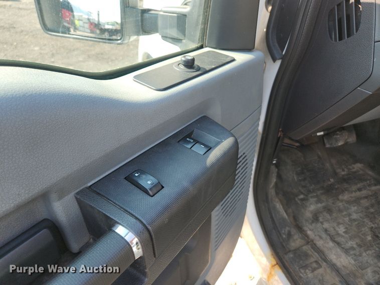 image for item DS8761 2011 Ford F350 Super Duty XL  flatbed pickup truck