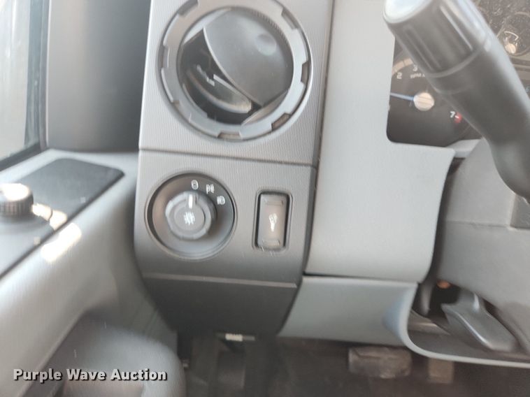 image for item DS8761 2011 Ford F350 Super Duty XL  flatbed pickup truck