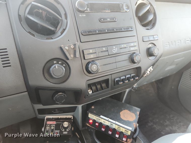 image for item DS8761 2011 Ford F350 Super Duty XL  flatbed pickup truck