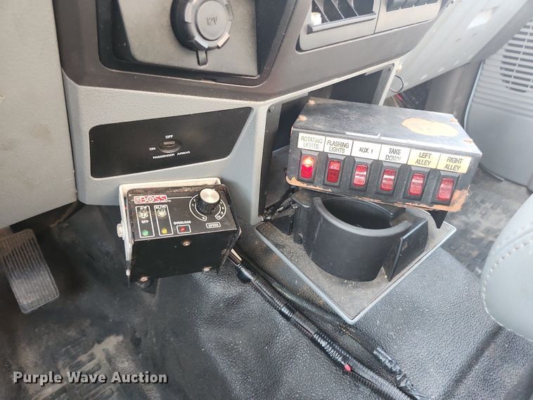 image for item DS8761 2011 Ford F350 Super Duty XL  flatbed pickup truck