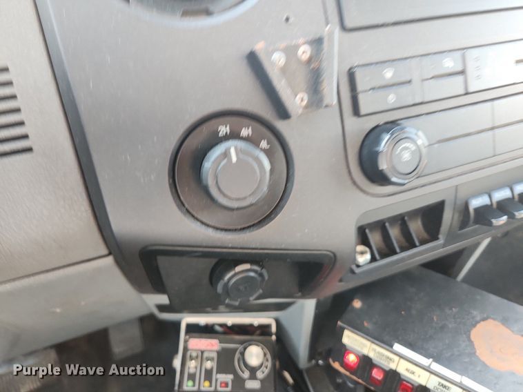 image for item DS8761 2011 Ford F350 Super Duty XL  flatbed pickup truck