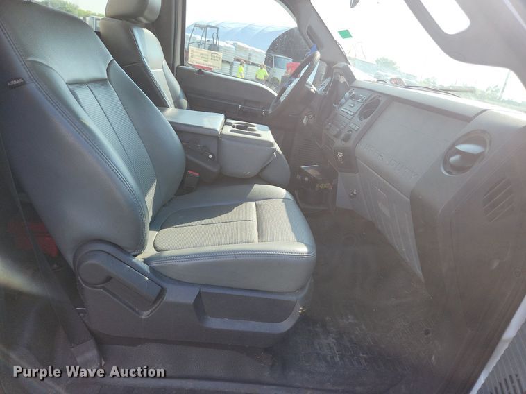 image for item DS8761 2011 Ford F350 Super Duty XL  flatbed pickup truck