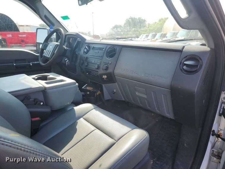 image for item DS8761 2011 Ford F350 Super Duty XL  flatbed pickup truck