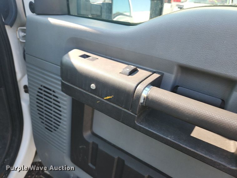 image for item DS8761 2011 Ford F350 Super Duty XL  flatbed pickup truck