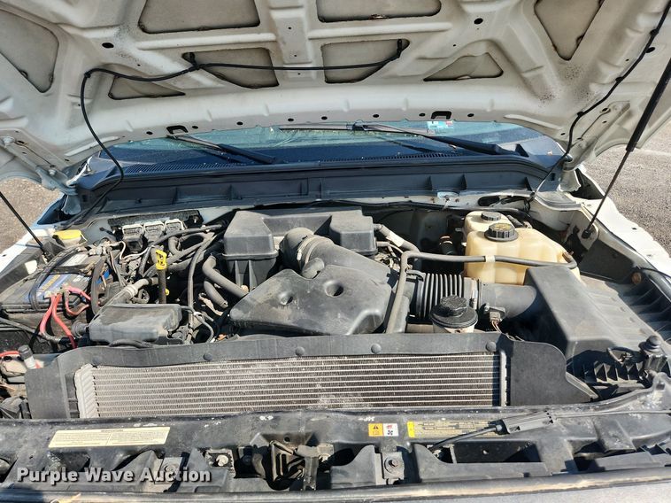 image for item DS8761 2011 Ford F350 Super Duty XL  flatbed pickup truck