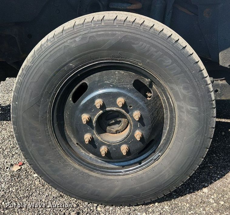 image for item DS8761 2011 Ford F350 Super Duty XL  flatbed pickup truck