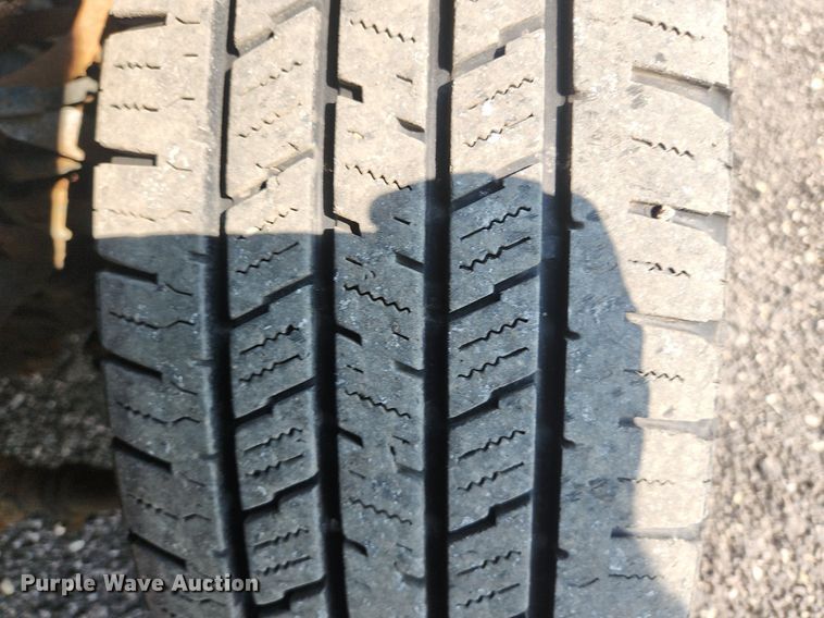 image for item DS8761 2011 Ford F350 Super Duty XL  flatbed pickup truck