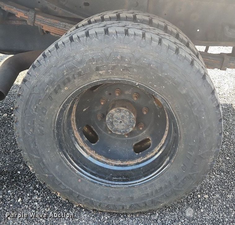 image for item DS8761 2011 Ford F350 Super Duty XL  flatbed pickup truck