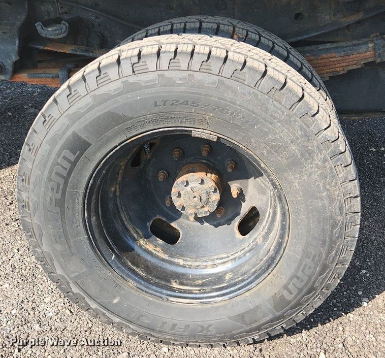 image for item DS8761 2011 Ford F350 Super Duty XL  flatbed pickup truck