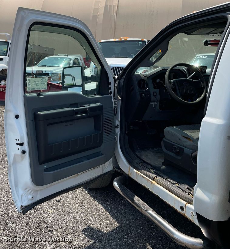 image for item DS8762 2012 Ford F350 Super Duty XL  flatbed pickup truck