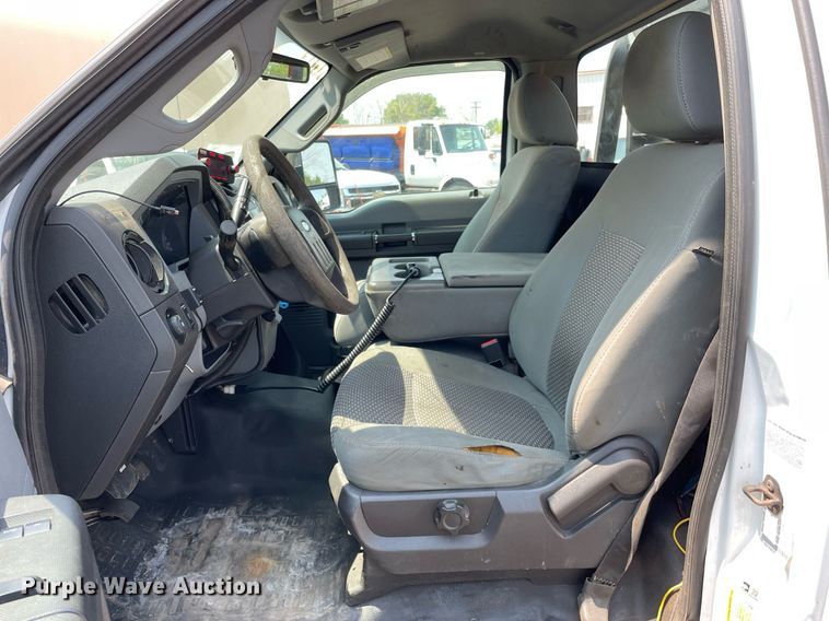 image for item DS8762 2012 Ford F350 Super Duty XL  flatbed pickup truck