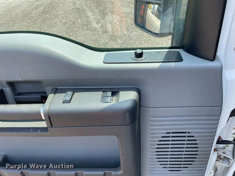 image for item DS8762 2012 Ford F350 Super Duty XL  flatbed pickup truck