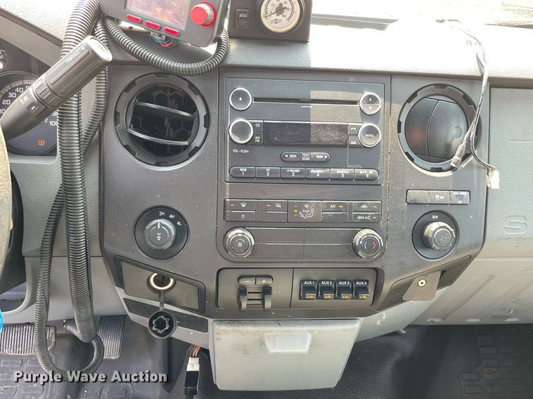 image for item DS8762 2012 Ford F350 Super Duty XL  flatbed pickup truck