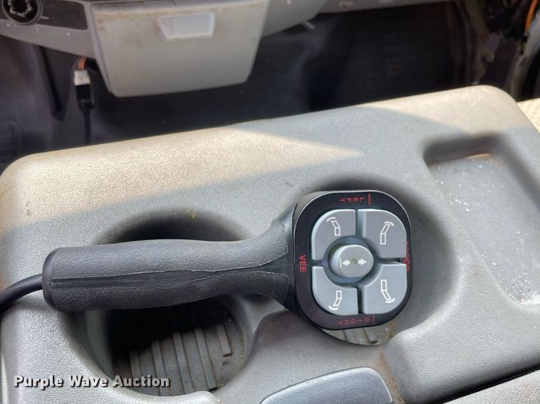 image for item DS8762 2012 Ford F350 Super Duty XL  flatbed pickup truck