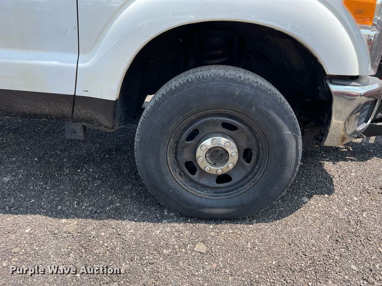 image for item DS8762 2012 Ford F350 Super Duty XL  flatbed pickup truck