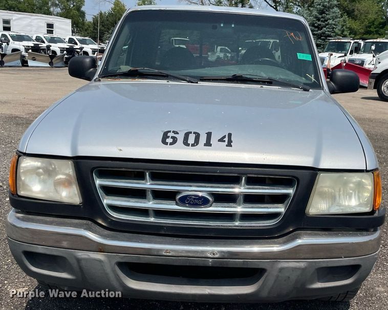 image for item DS8763 2003 Ford Ranger XLT  SuperCab flatbed pickup truck