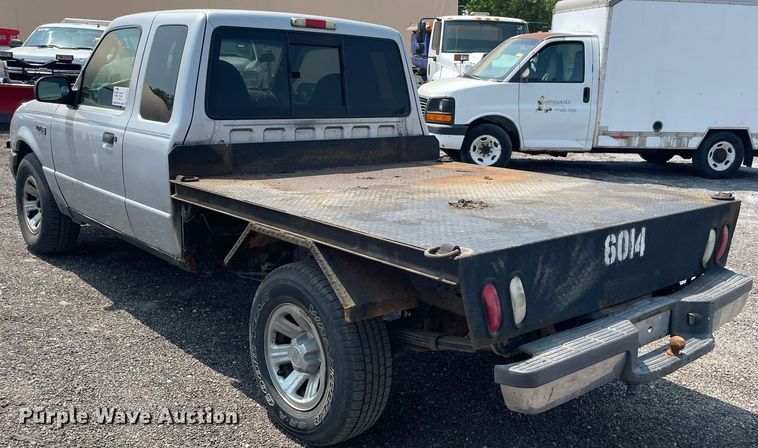 image for item DS8763 2003 Ford Ranger XLT  SuperCab flatbed pickup truck