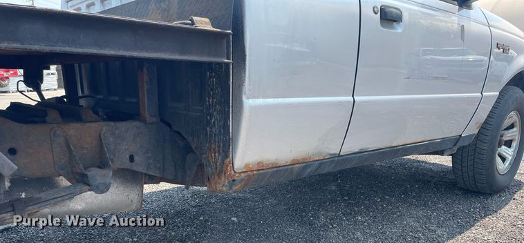 image for item DS8763 2003 Ford Ranger XLT  SuperCab flatbed pickup truck