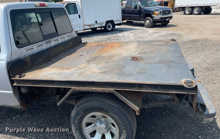 image for item DS8763 2003 Ford Ranger XLT  SuperCab flatbed pickup truck