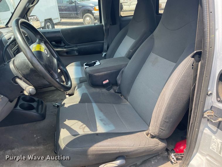 image for item DS8763 2003 Ford Ranger XLT  SuperCab flatbed pickup truck