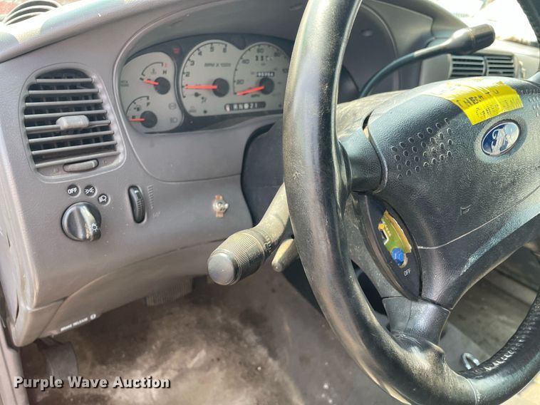 image for item DS8763 2003 Ford Ranger XLT  SuperCab flatbed pickup truck