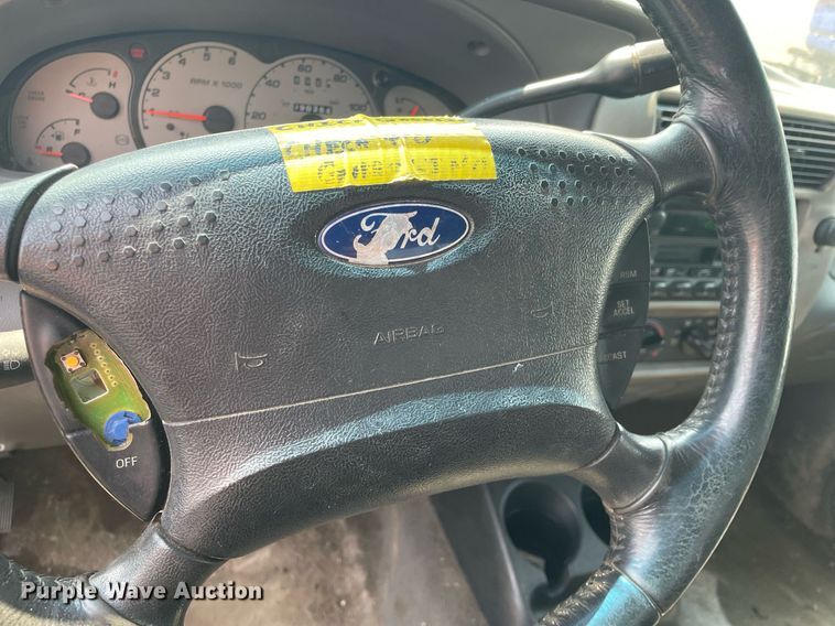 image for item DS8763 2003 Ford Ranger XLT  SuperCab flatbed pickup truck