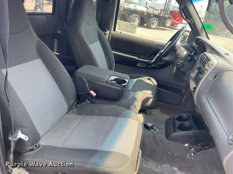 image for item DS8763 2003 Ford Ranger XLT  SuperCab flatbed pickup truck