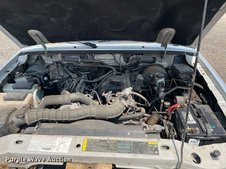 image for item DS8763 2003 Ford Ranger XLT  SuperCab flatbed pickup truck