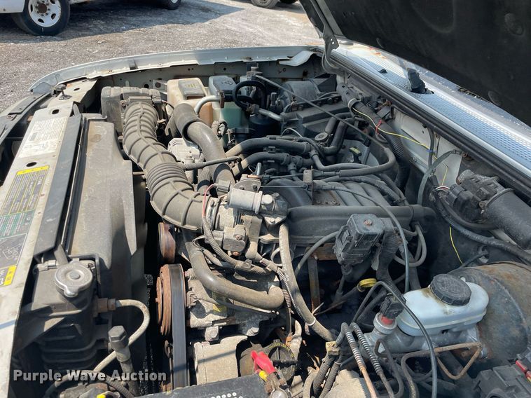 image for item DS8763 2003 Ford Ranger XLT  SuperCab flatbed pickup truck