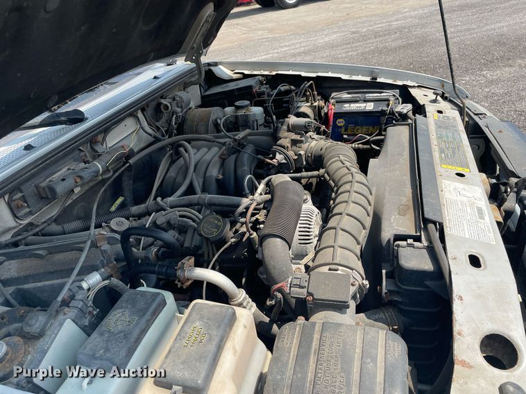 image for item DS8763 2003 Ford Ranger XLT  SuperCab flatbed pickup truck