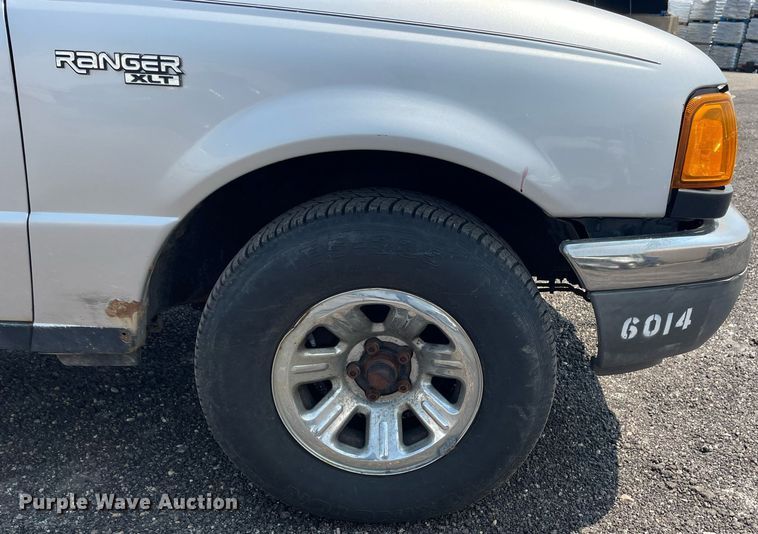 image for item DS8763 2003 Ford Ranger XLT  SuperCab flatbed pickup truck
