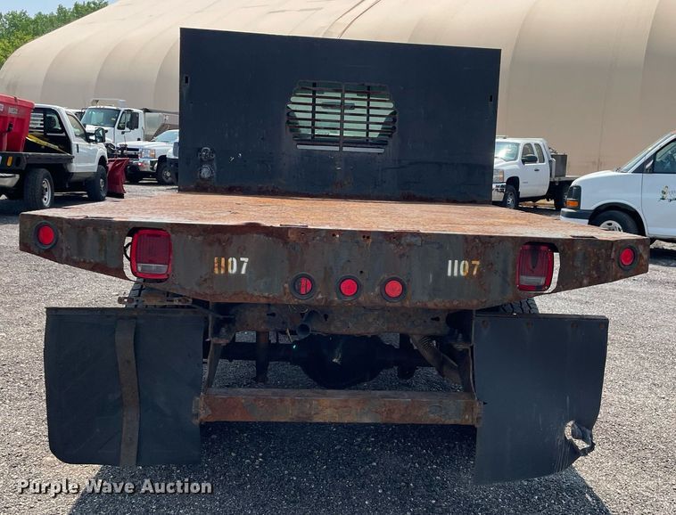 image for item DS8764 2006 Ford F350 Super Duty XL  flatbed pickup truck