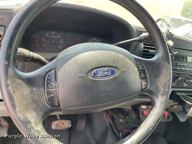 image for item DS8764 2006 Ford F350 Super Duty XL  flatbed pickup truck