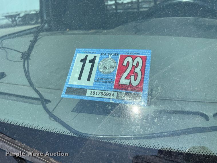 image for item DS8764 2006 Ford F350 Super Duty XL  flatbed pickup truck