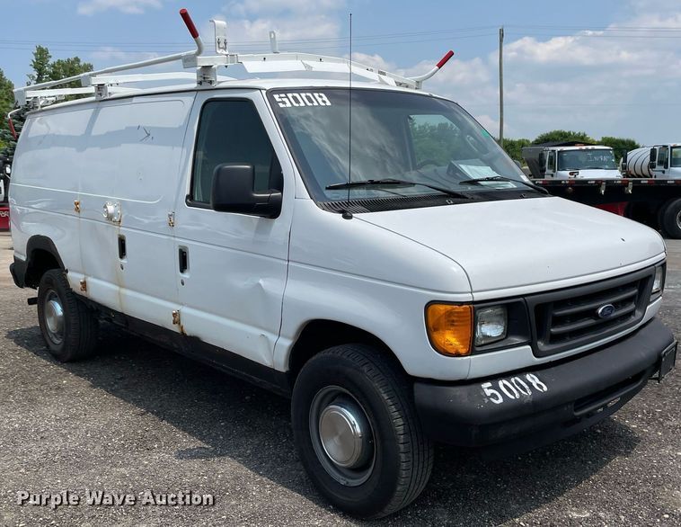 image for item DS8765 2006 Ford E250  van