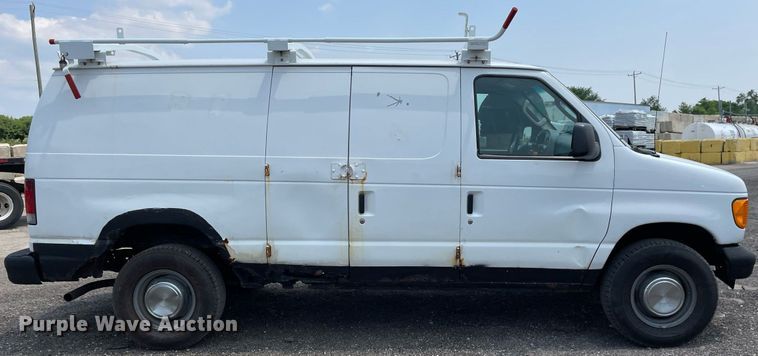 image for item DS8765 2006 Ford E250  van