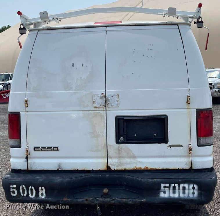 image for item DS8765 2006 Ford E250  van