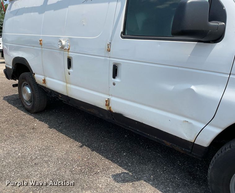 image for item DS8765 2006 Ford E250  van