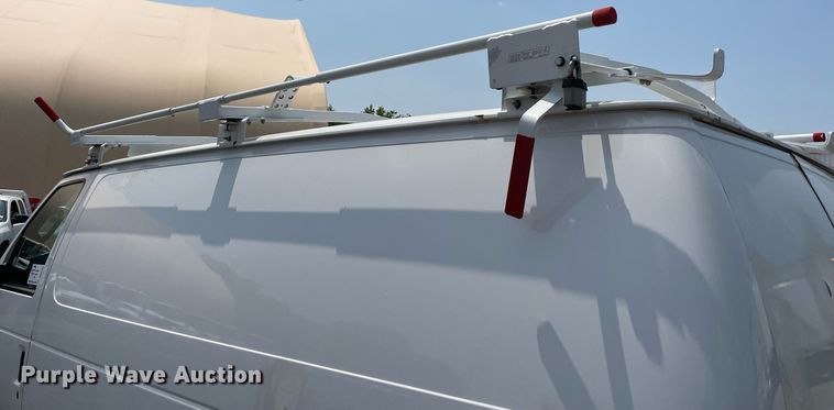 image for item DS8765 2006 Ford E250  van