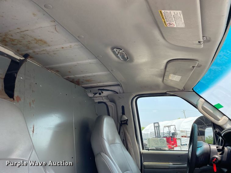 image for item DS8765 2006 Ford E250  van
