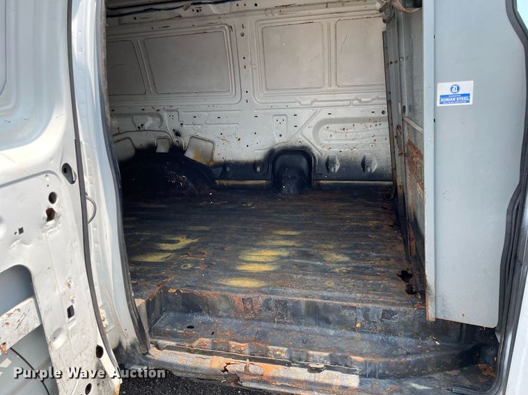 image for item DS8765 2006 Ford E250  van