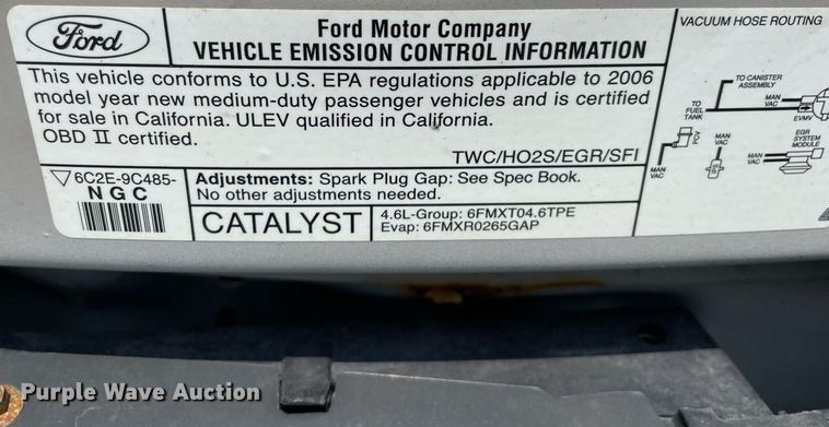 image for item DS8765 2006 Ford E250  van