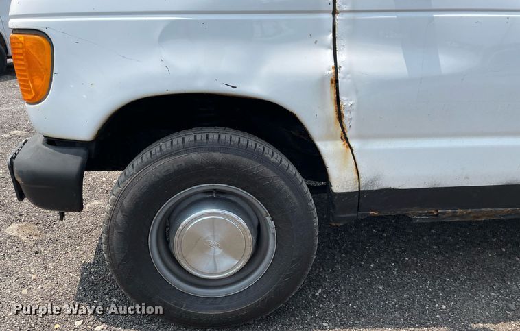 image for item DS8765 2006 Ford E250  van