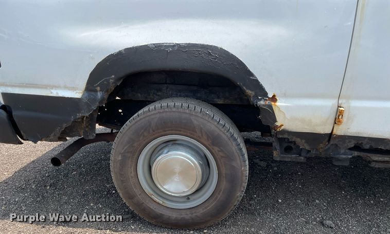 image for item DS8765 2006 Ford E250  van